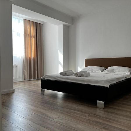 Hyat Apartment Bishkek Exterior photo