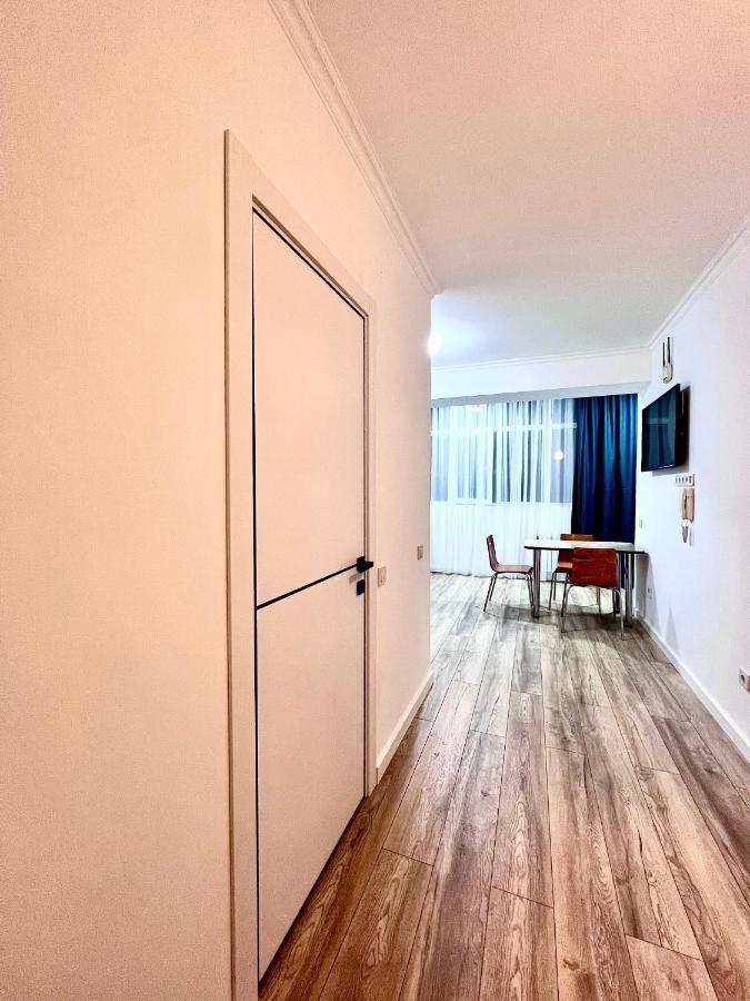 Hyat Apartment Bishkek Exterior photo