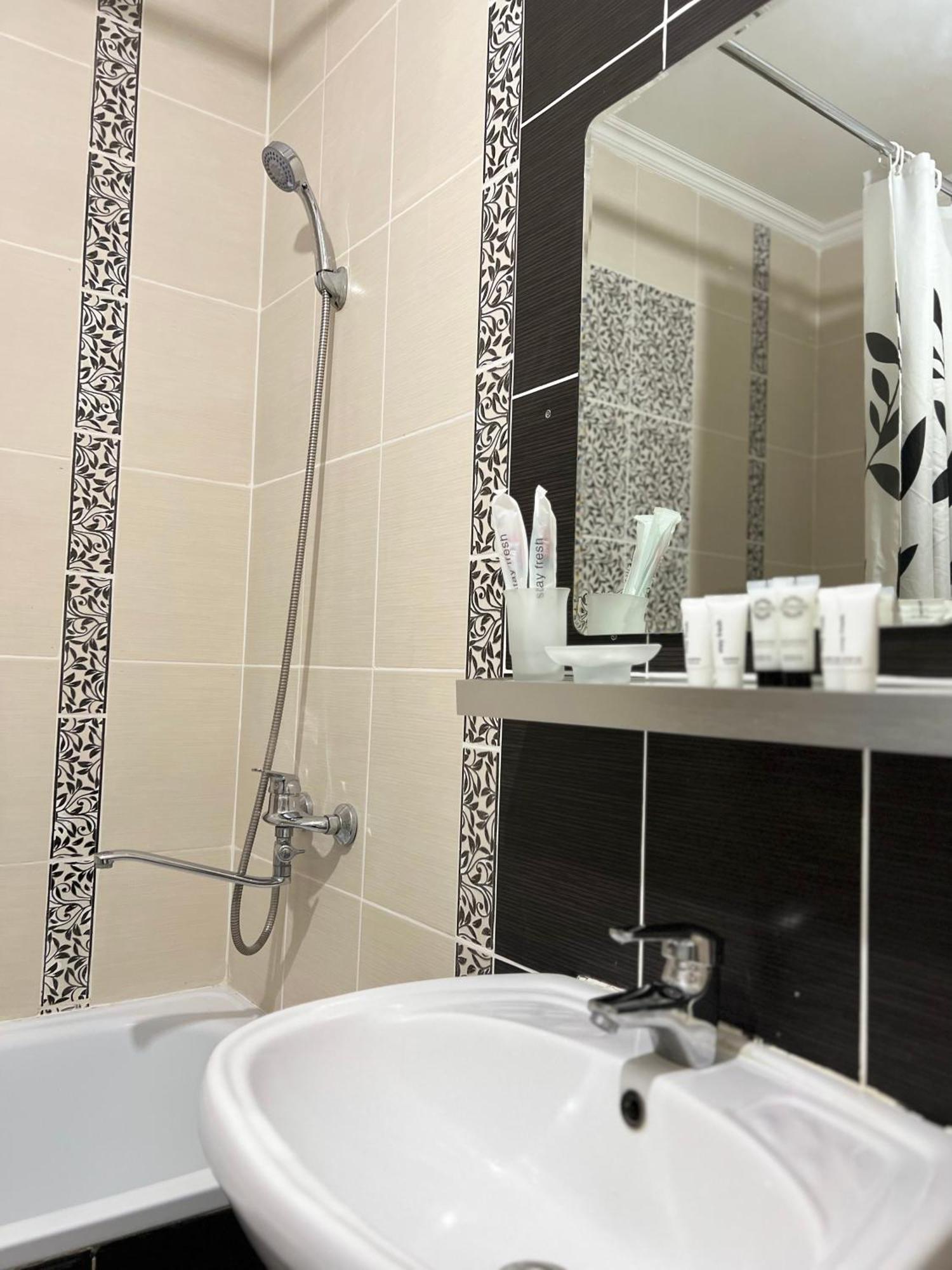 Hyat Apartment Bishkek Exterior photo