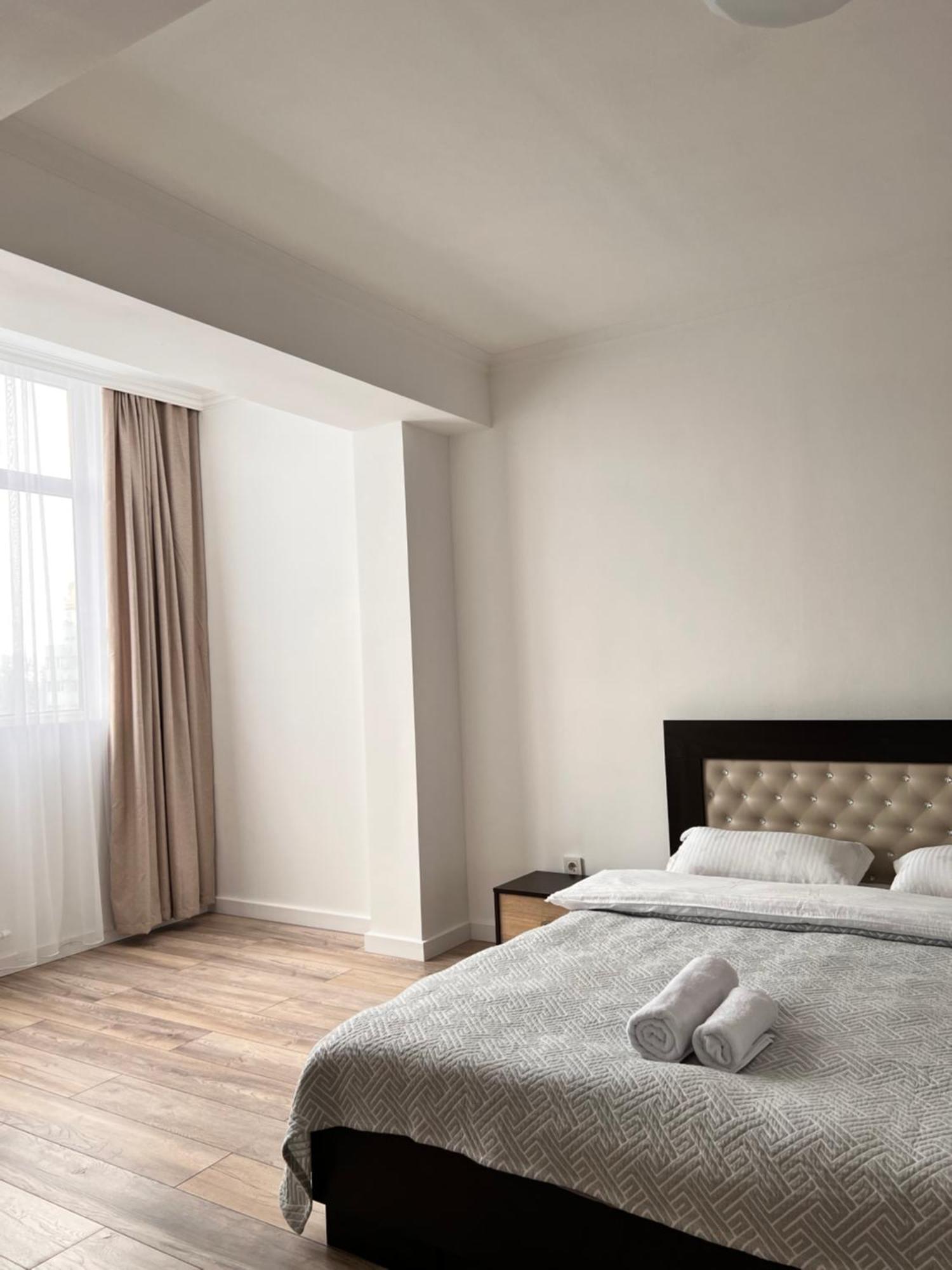 Hyat Apartment Bishkek Exterior photo