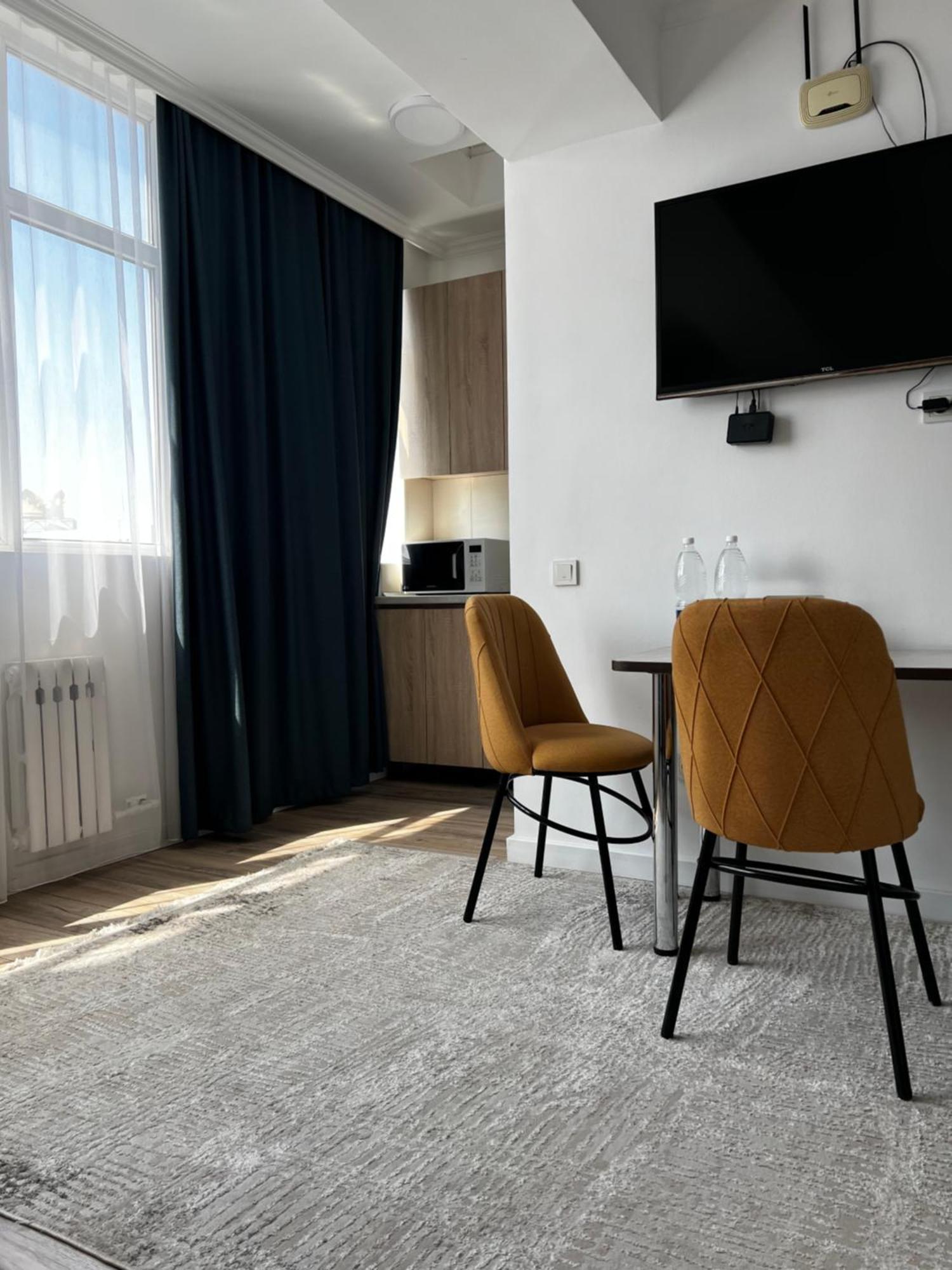 Hyat Apartment Bishkek Exterior photo